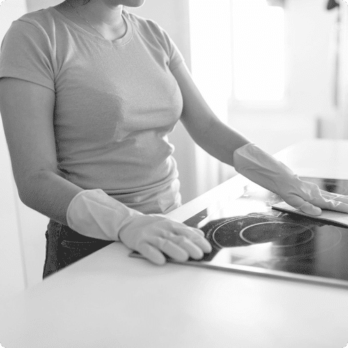 Compatibilité avec ustensiles de cuisine : Induction-ready ou adapteurs nécessaires.