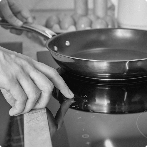 Quels sont les avantages d'une plaque induction encastrable par rapport à une plaque de cuisson traditionnelle ?